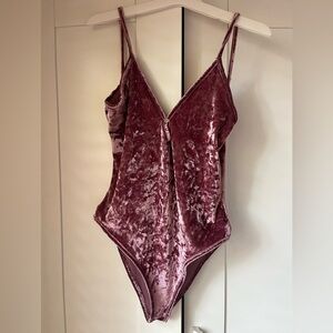 Velvet Spaghetti Strap Bodysuit - Pink size S